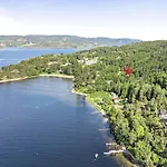 Holiday home Sea Views And Forest Tranquility At Rodtangen *
