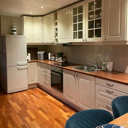 Sea Views And Forest Tranquility At Rodtangen Ferienhaus