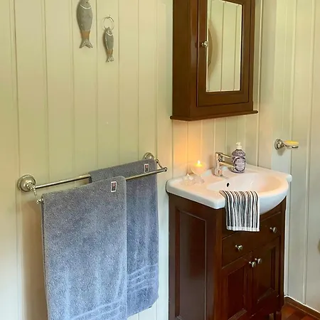 Sea Views And Forest Tranquility At Rodtangen Holmsbu