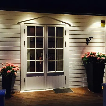 Sea Views And Forest Tranquility At Rodtangen *