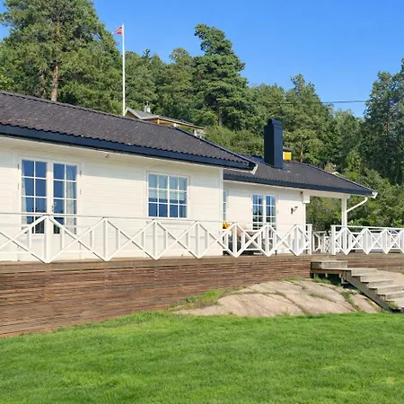 Sea Views And Forest Tranquility At Rodtangen Holmsbu