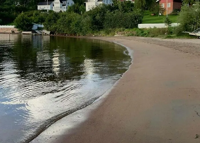 Feriehus Sea Views And Forest Tranquility At Rodtangen *