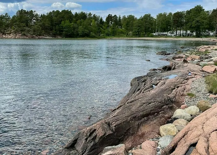 Feriehus Sea Views And Forest Tranquility At Rodtangen